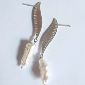 Keshi Pearl Patterned Leaf Earrings