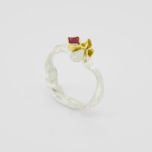 Wave Spinel Ring