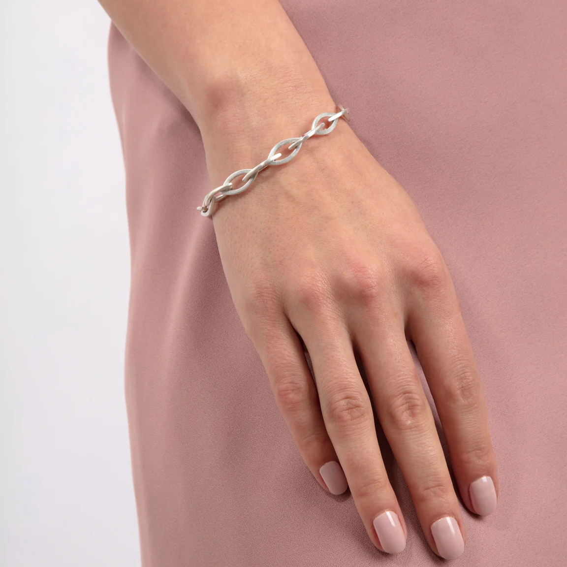 Dalia Chain Bracelet - Image 3